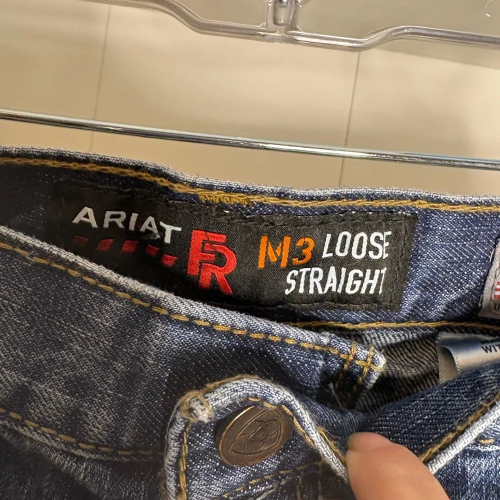 Ariat FR (fire resistant) M3 loose straight jeans size 38x32 - Picture 4 of 5